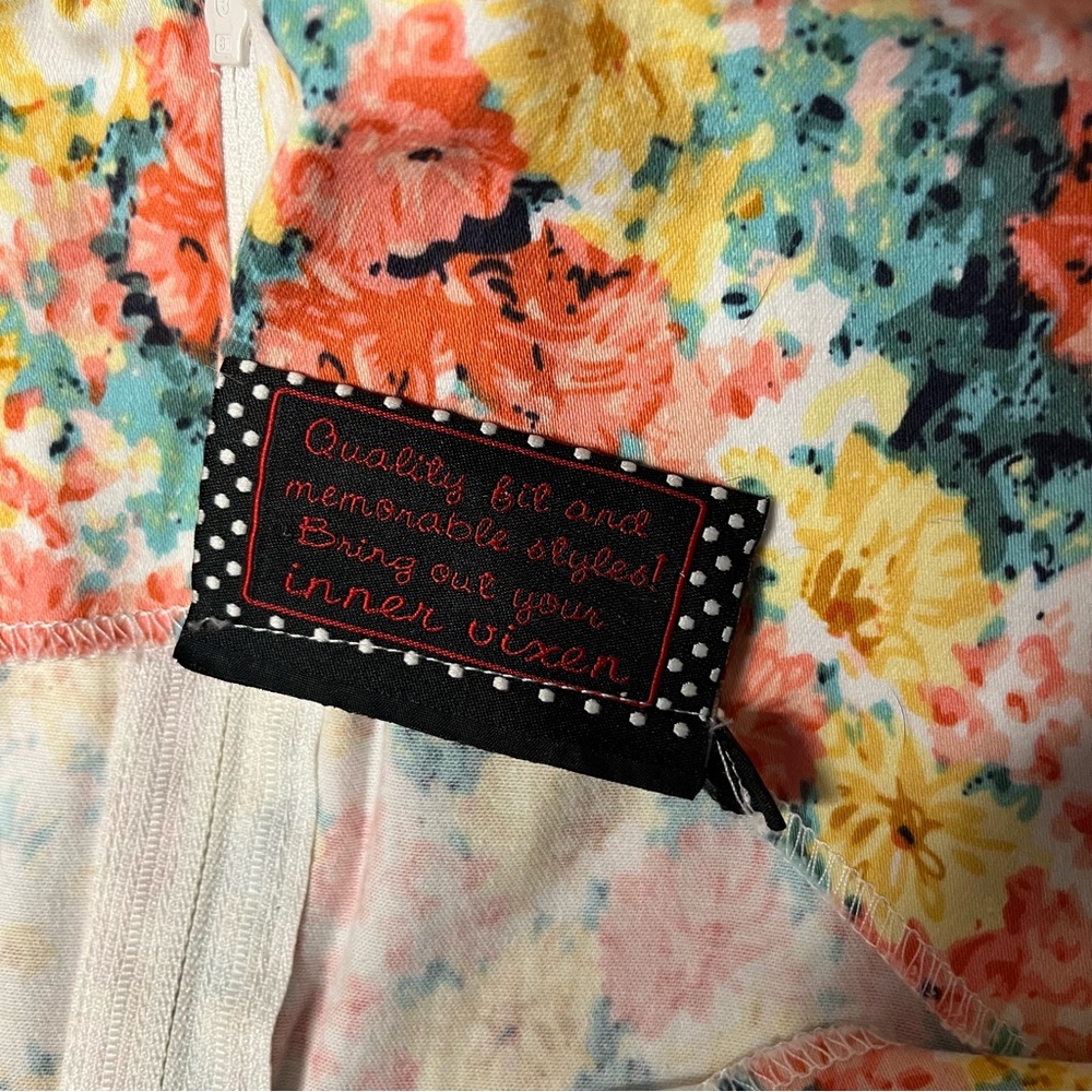 VOODOO VIXEN Floral Dress Fit & Flare Sleeveless Retro Pin Up Size Medium - Picture 10 of 12